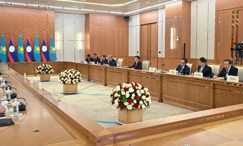 Tokayev proposes Kazakhstan-Laos transport and logistics agreements