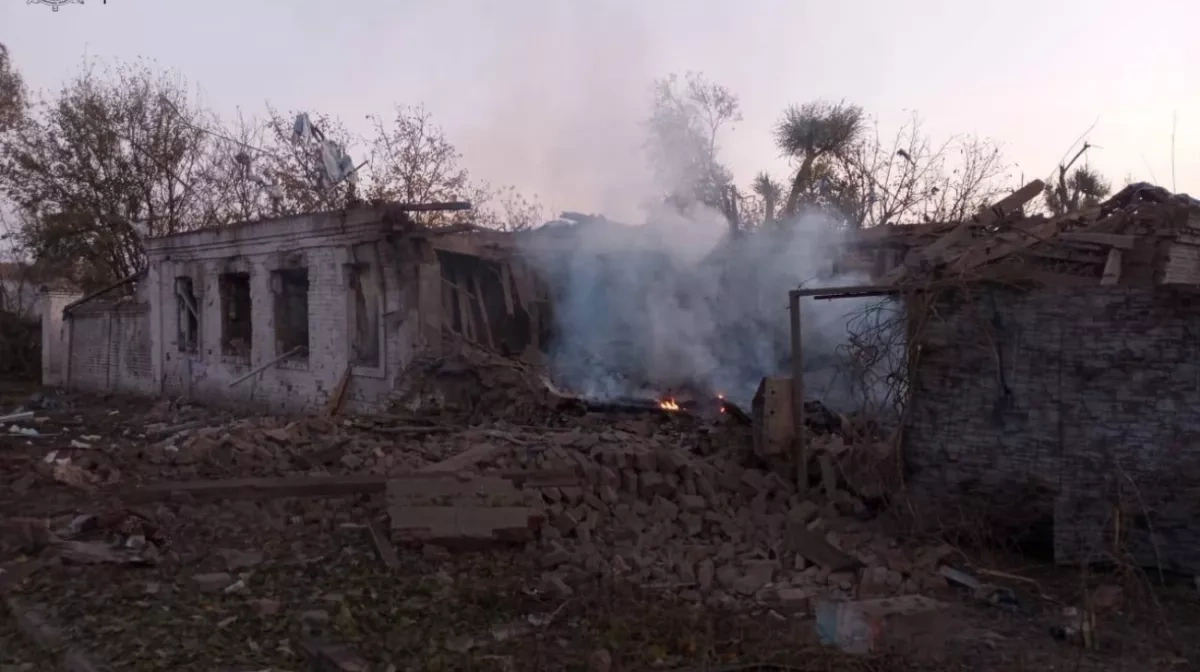 Russian strikes hit Zaporizhzhia region, injuring 10 amid hundreds of attacks