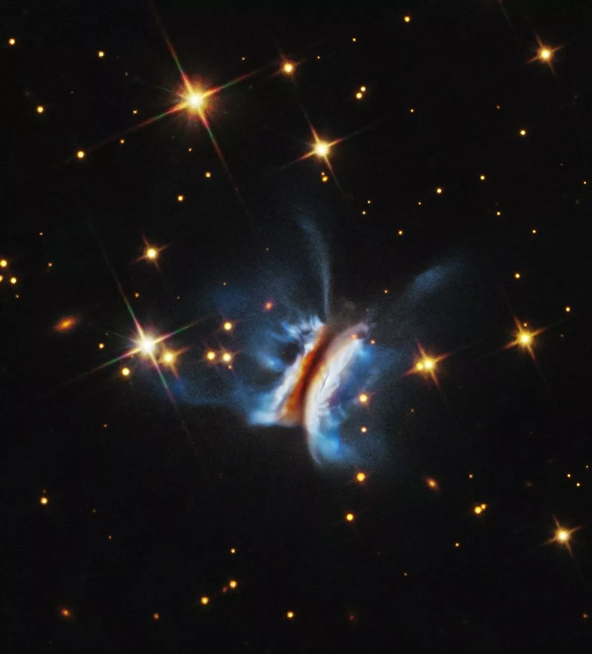 Astronomers stunned by chaotic, one-sided protoplanetary disk