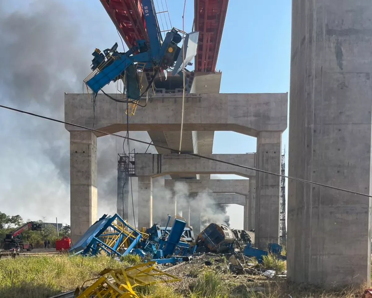 Construction crane collapses onto passenger train in Thailand, dozens killed PHOTO / VIDEO
