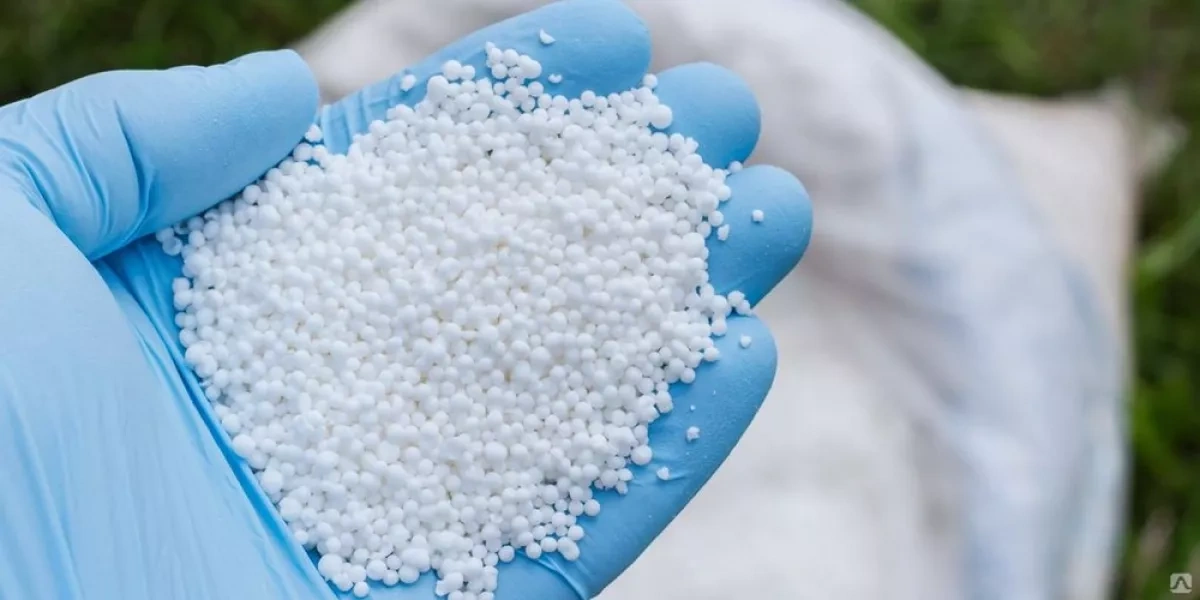 Azerbaijan cuts urea production by over 50%