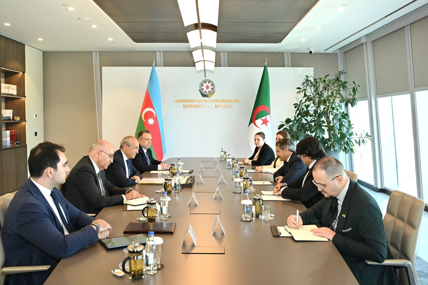 Azerbaijan and Algeria assess opportunities for expanding economic cooperation (PHOTO)