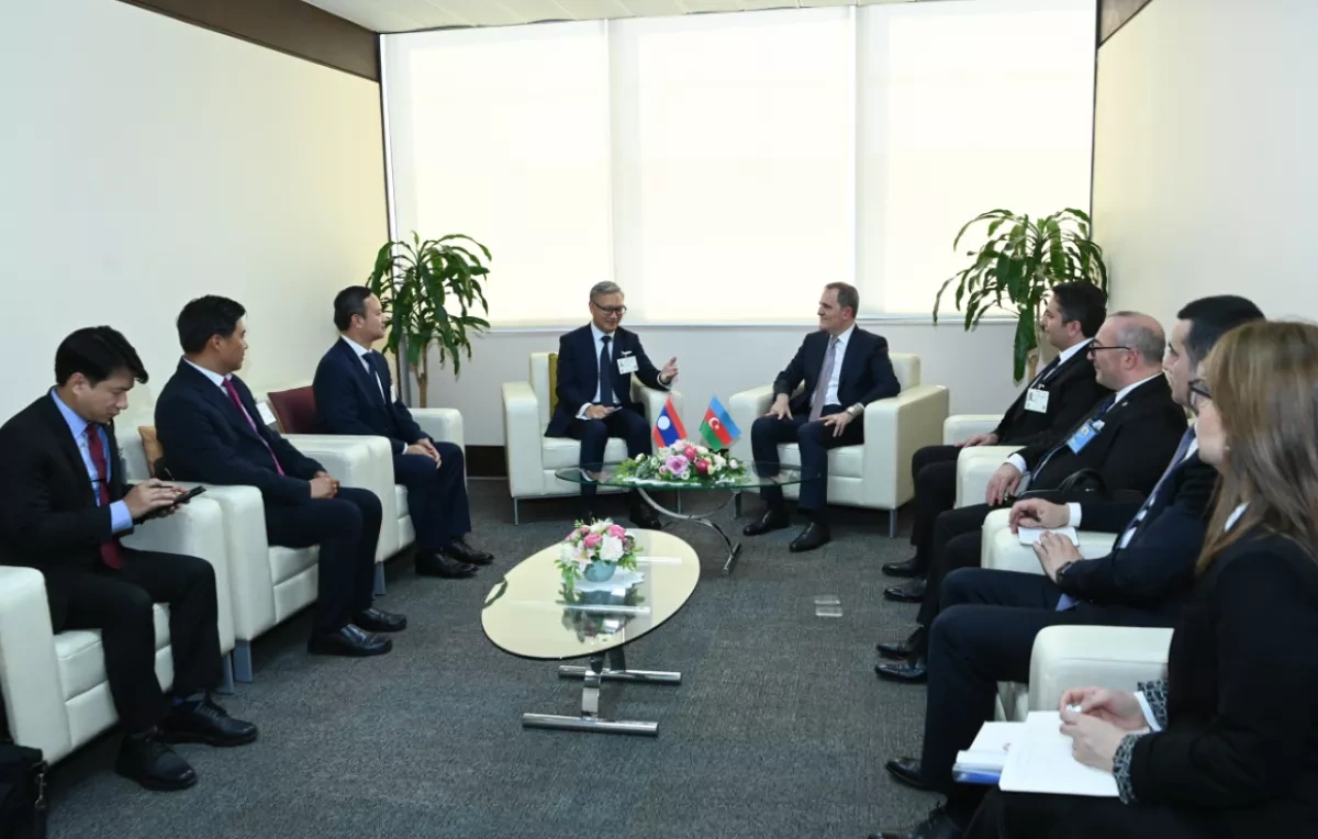 Azerbaijan, Laos discuss expanding cooperation in Bangkok