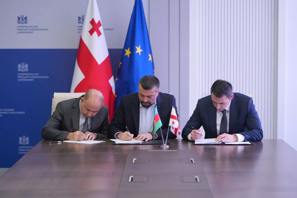 Tbilisi and Baku together: New agreements signed on BTK railway PHOTO