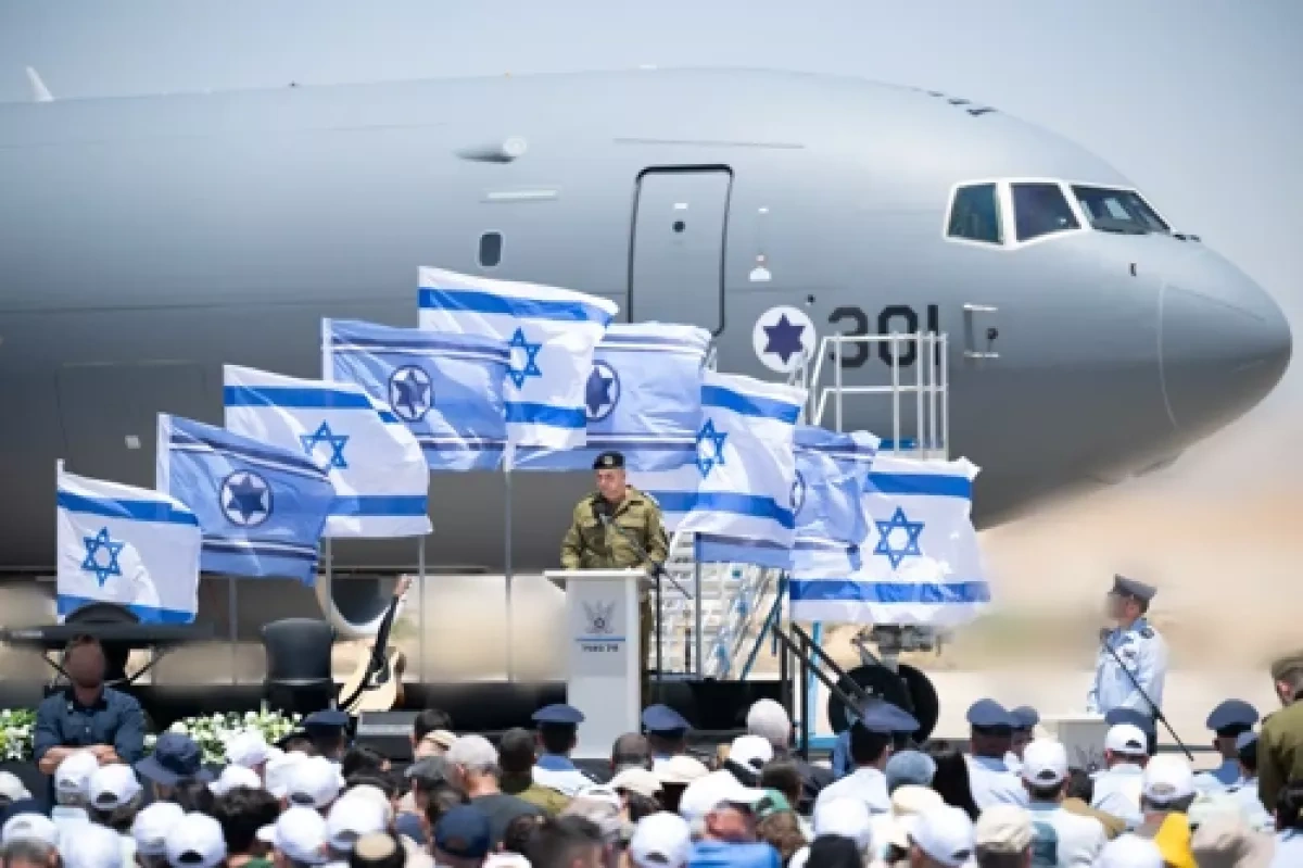 Israeli air force receives first refueling plane expanding its capability