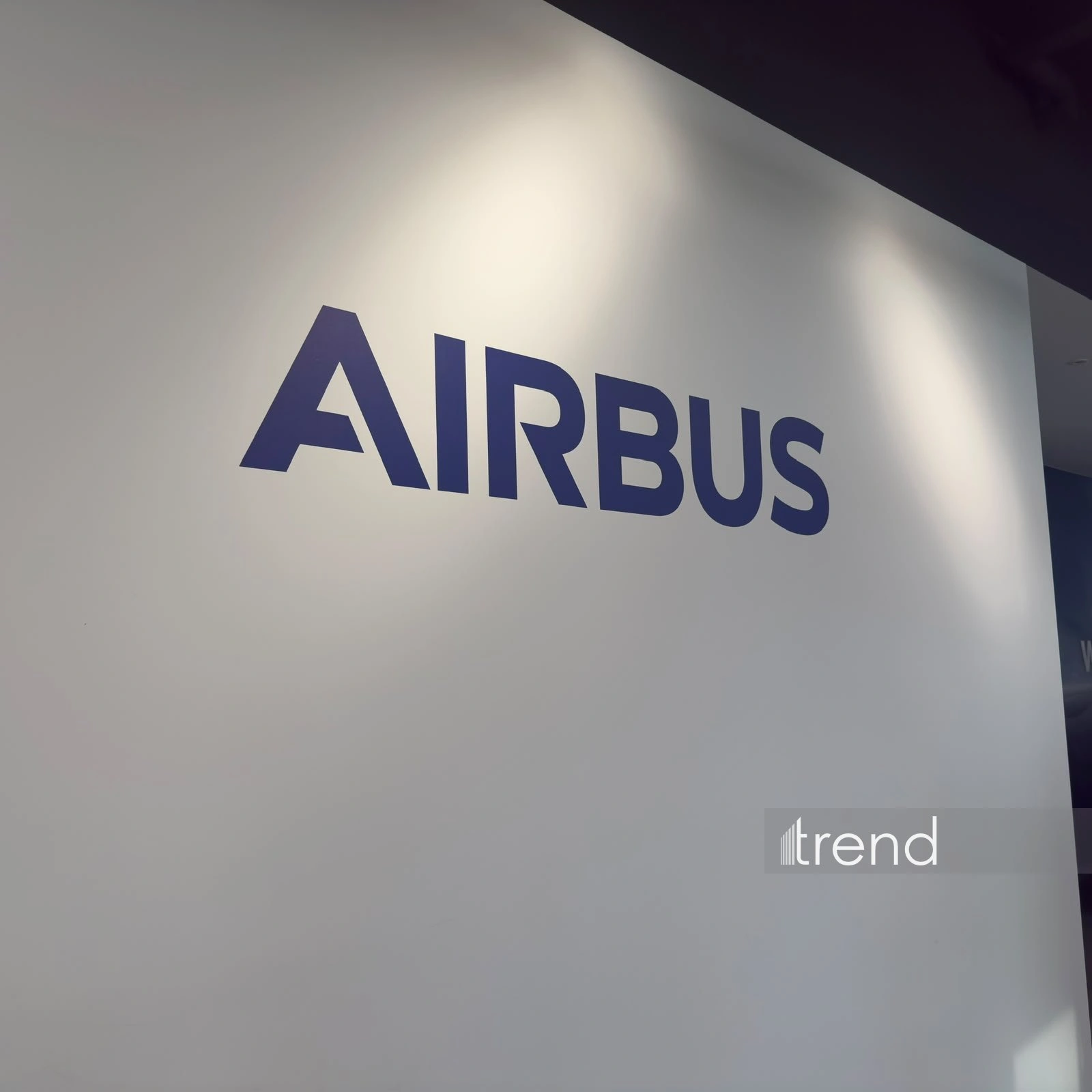 Hamburg hosts mediatour on first A321neo aircraft's transfer to AZAL (PHOTO)