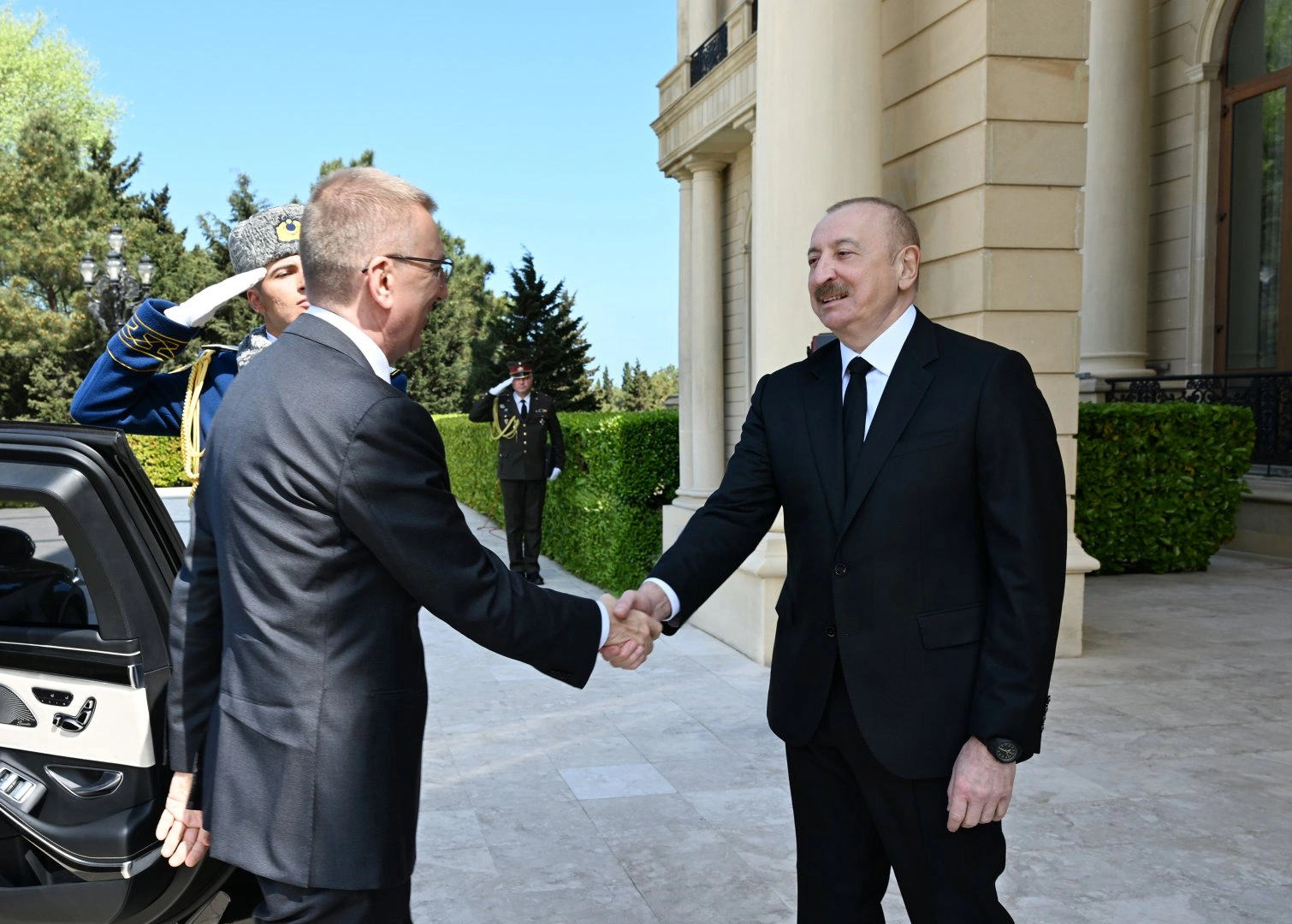 Baku hosts official welcome ceremony for President of Latvia (PHOTO)