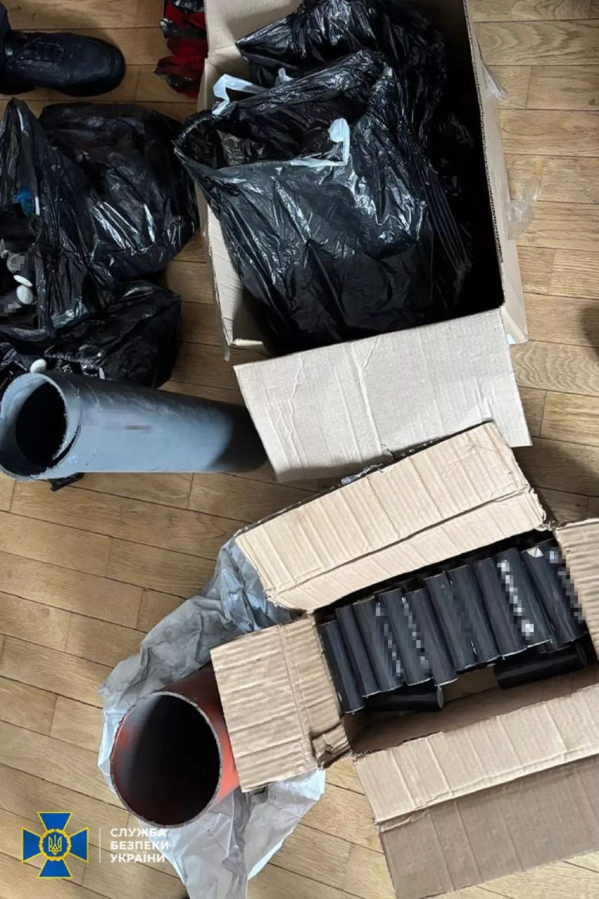 Ukraine detains two Russian agents linked to van explosion in Kyiv PHOTO