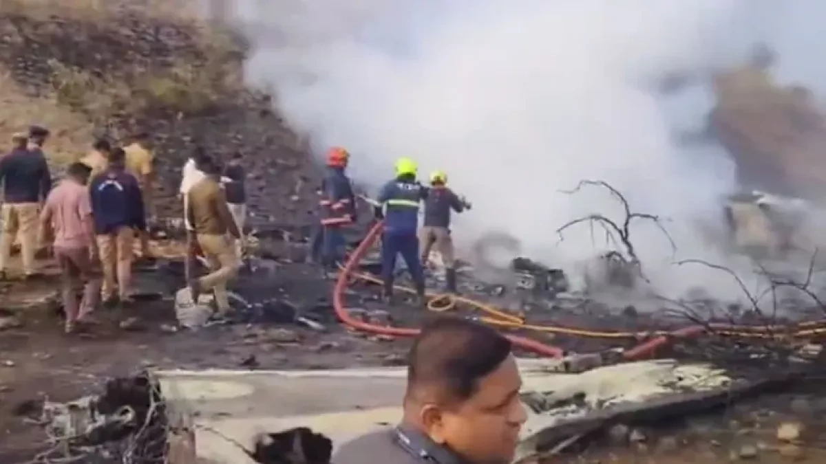 Senior state leader among five dead as small plane crashes in India photo / video