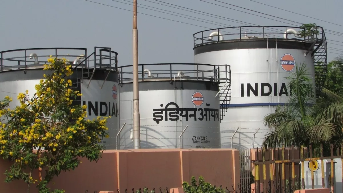 Indian Oil urges citizens not to panic over LPG supply concerns VIDEO