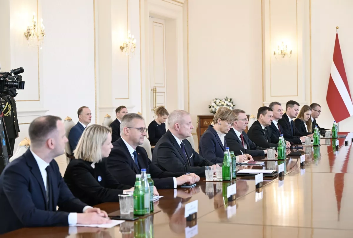 Azerbaijani, Latvian presidents hold expanded format meeting PHOTO