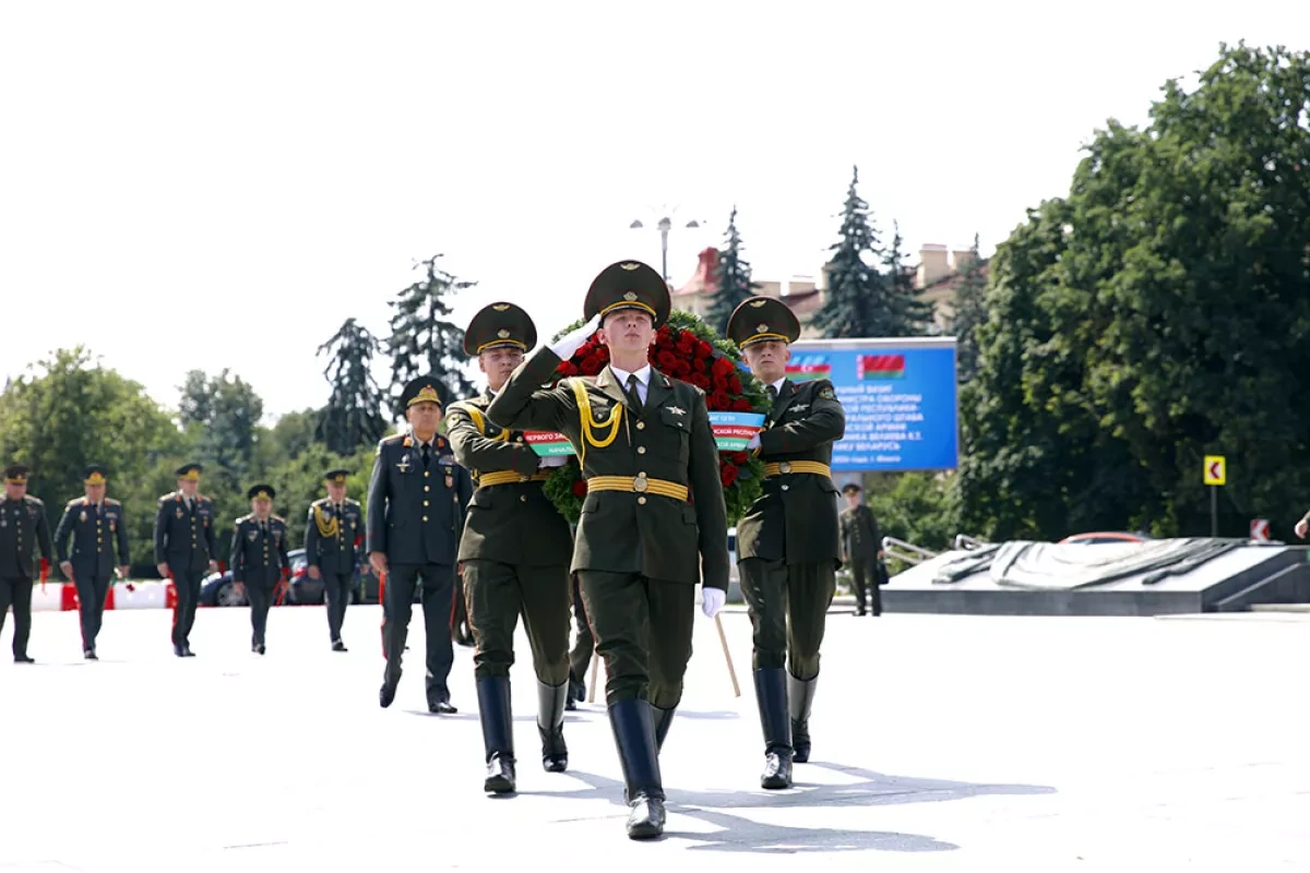 Azerbaijan top army commander reviews military cooperation during Belarus visit PHOTO