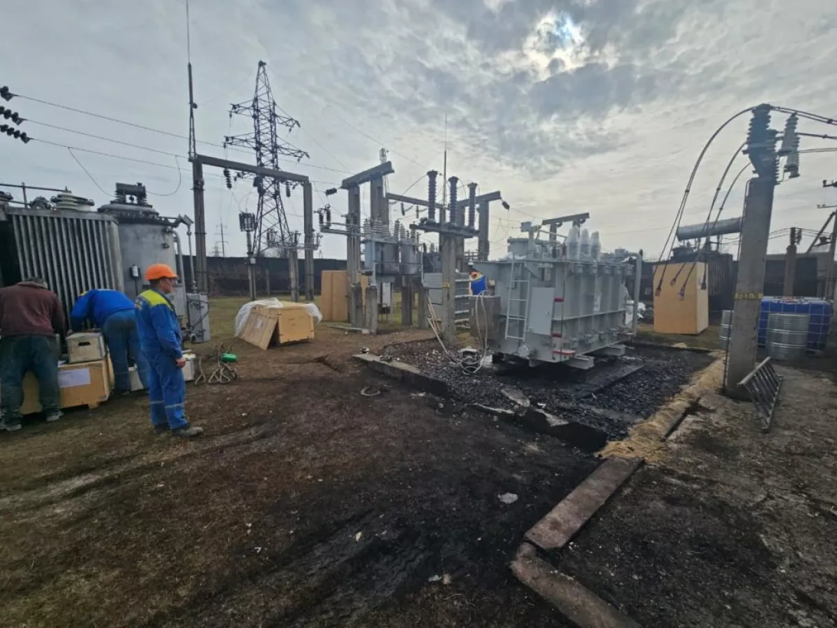 Russian strike on energy facilities in Zaporizhzhia injures two
 Video