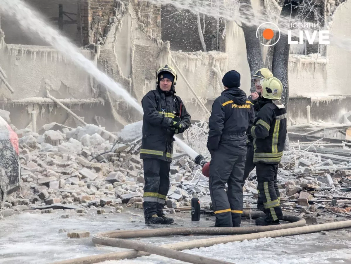 Russian drone strikes ignite fires in Kyiv’s Solomyanskyi district PHOTO/VIDEO