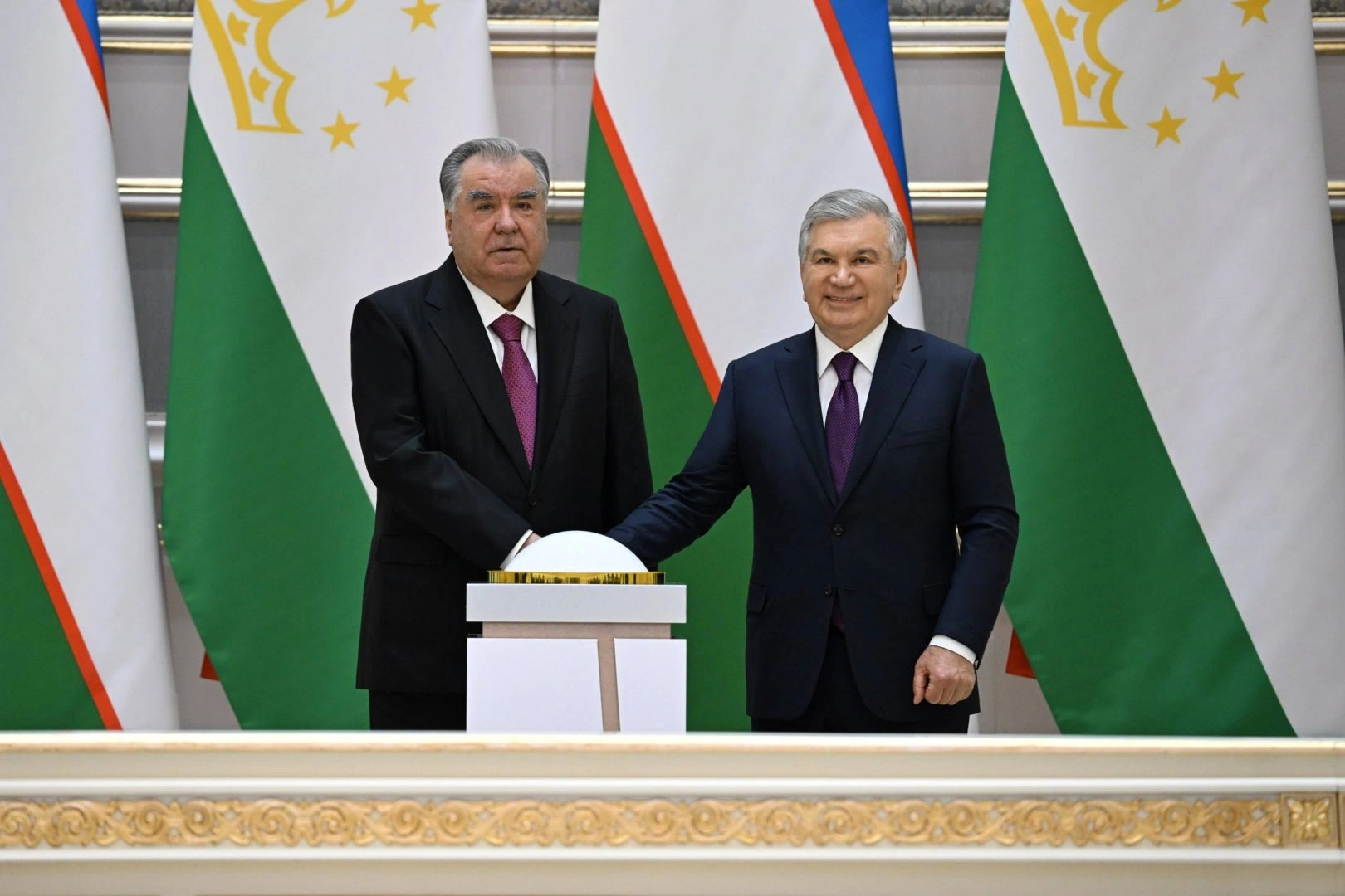 Uzbekistan, Tajikistan launch 10 joint projects following council meeting