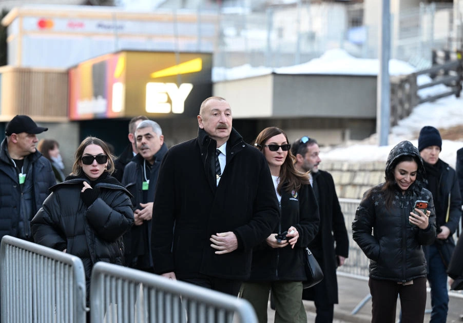 President Ilham Aliyev participates in panel session as part of World Economic Forum (PHOTO)