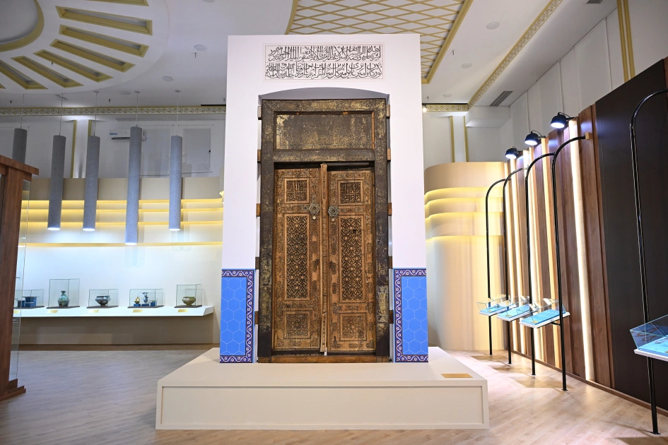 President Ilham Aliyev and other participants of OTS informal summit tour cultural sites in Turkistan (PHOTO)