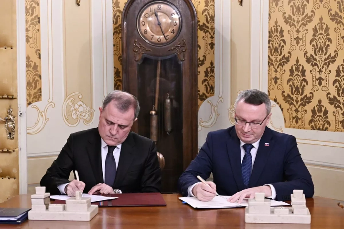 Azerbaijan, Slovakia expand collaboration in defence, culture, and business photo