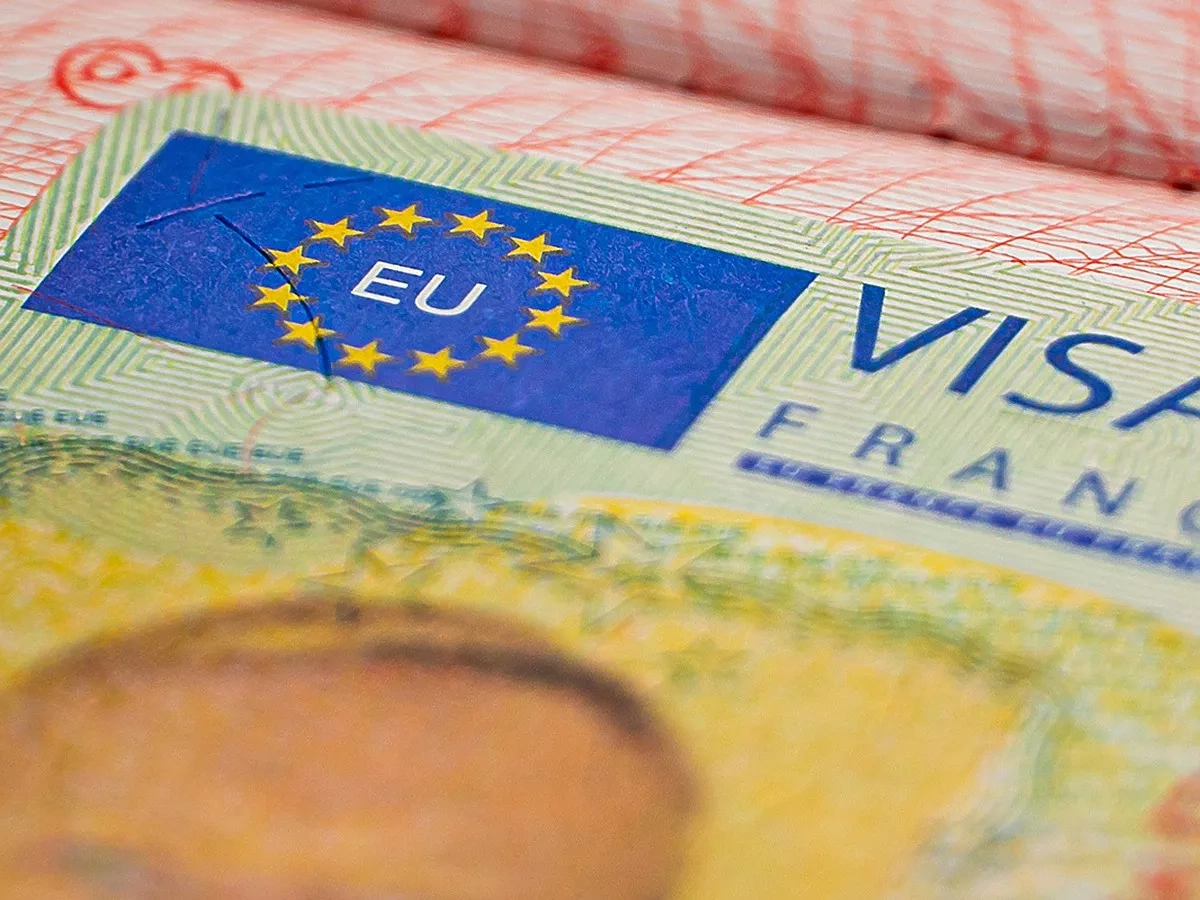 EU leaders to discuss possible ban on entry for Russian tourists