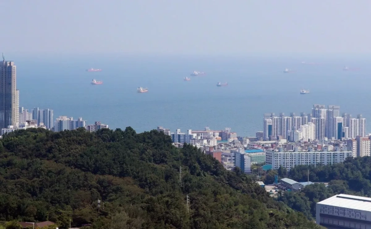 Russia turns to South Korea for fuel as Ukraine strikes energy sites