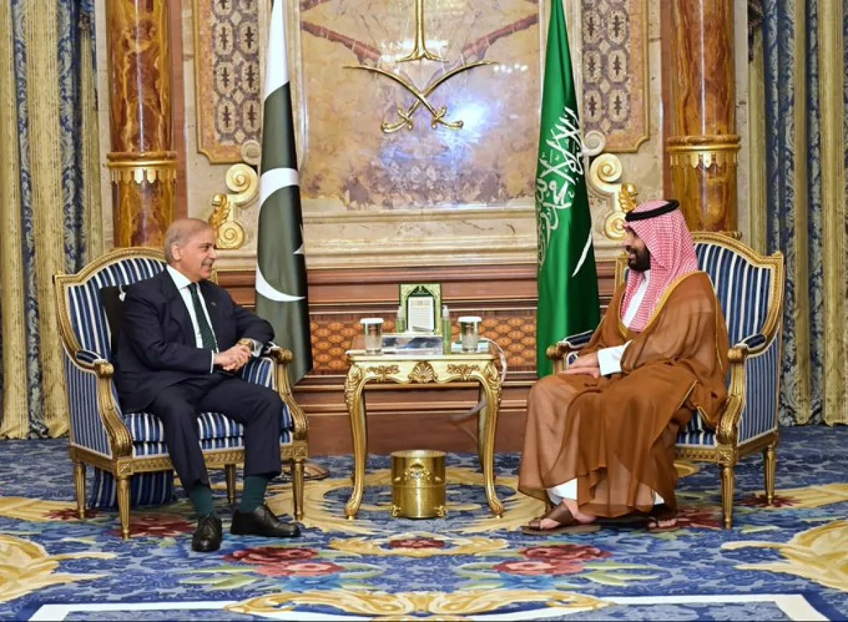 Pakistan’s PM reaffirms peace efforts after talks with Saudi crown prince