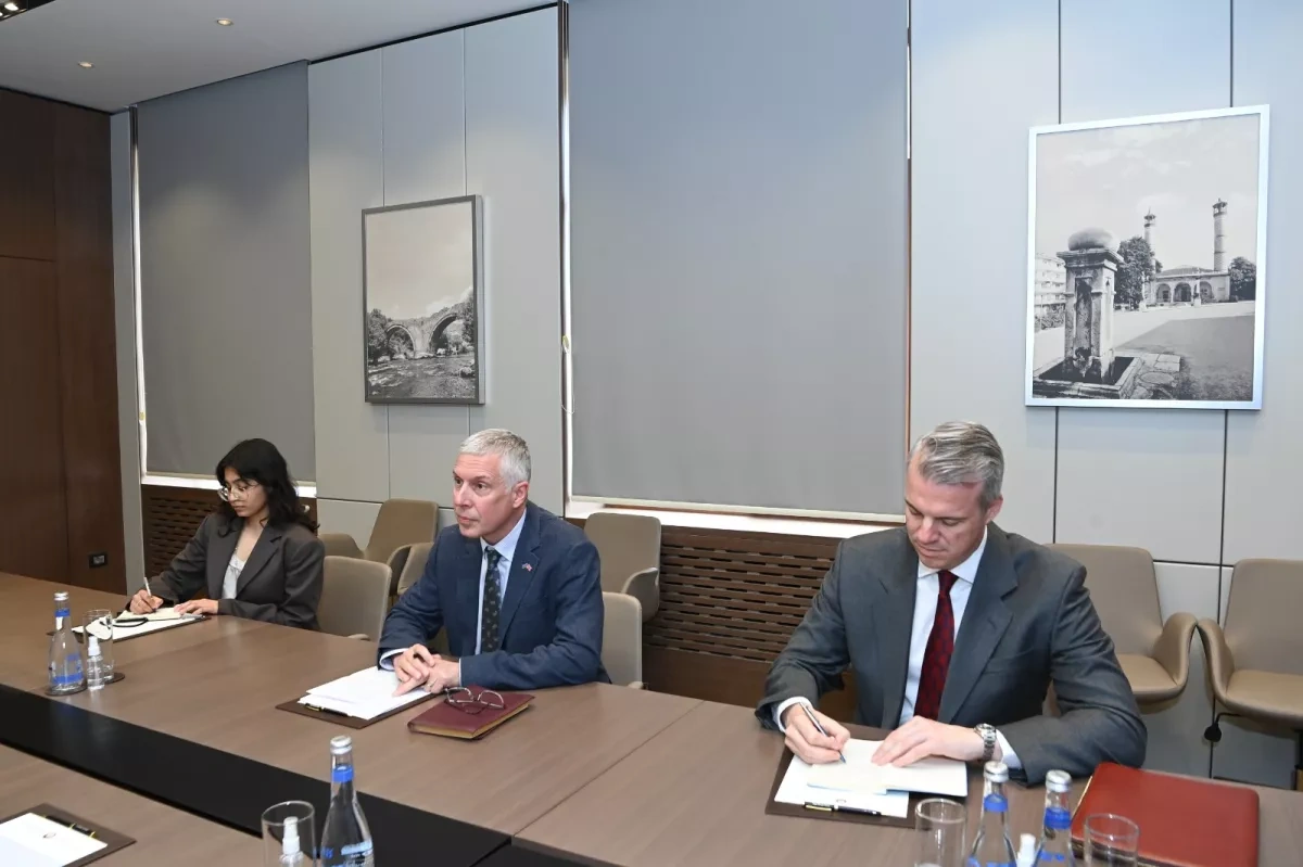 Azerbaijan FM bids farewell to UK envoy Fergus Auld as tenure concludes PHOTO