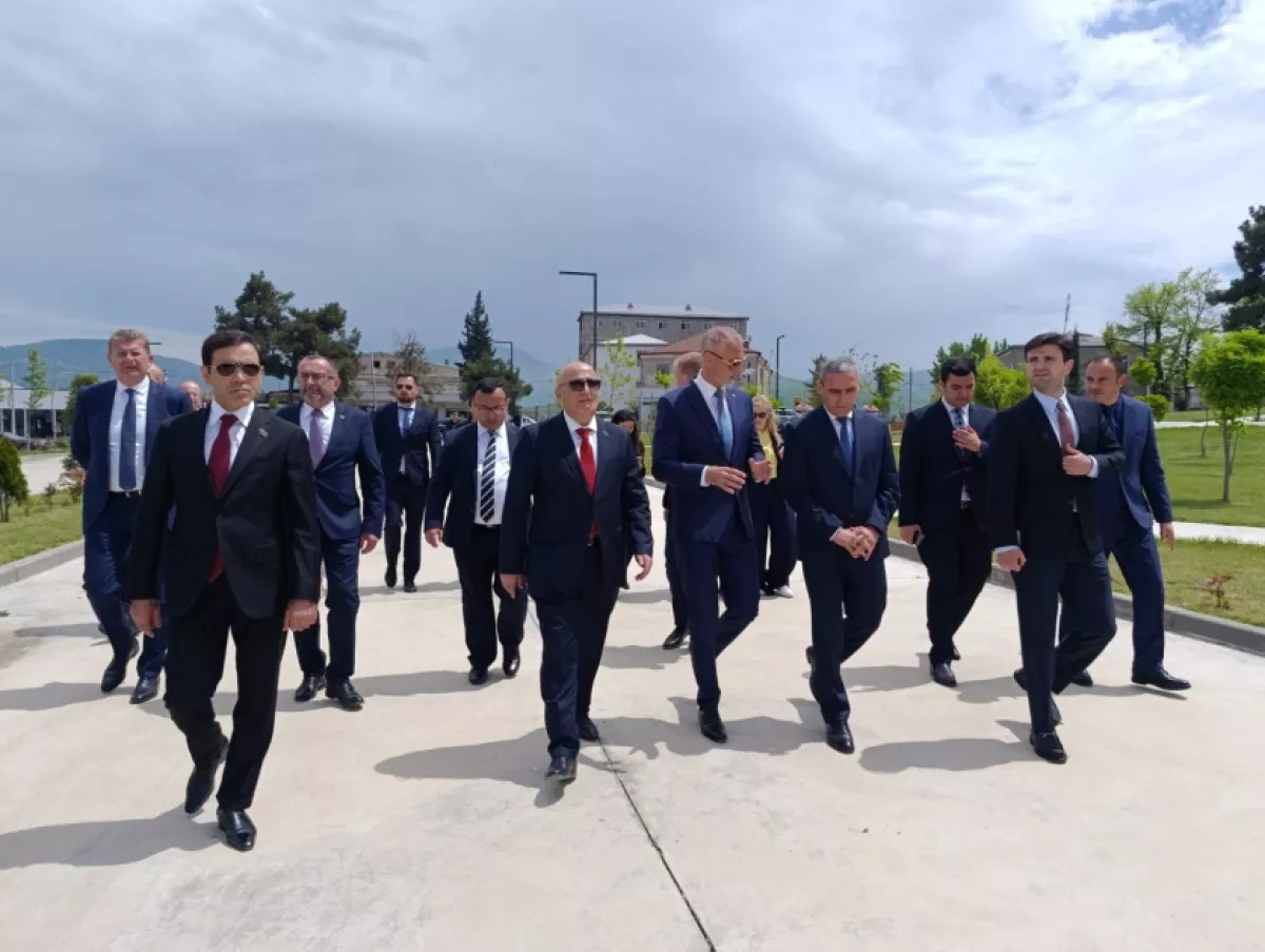 Slovak delegation reviews reconstruction efforts in Azerbaijan's Karabakh