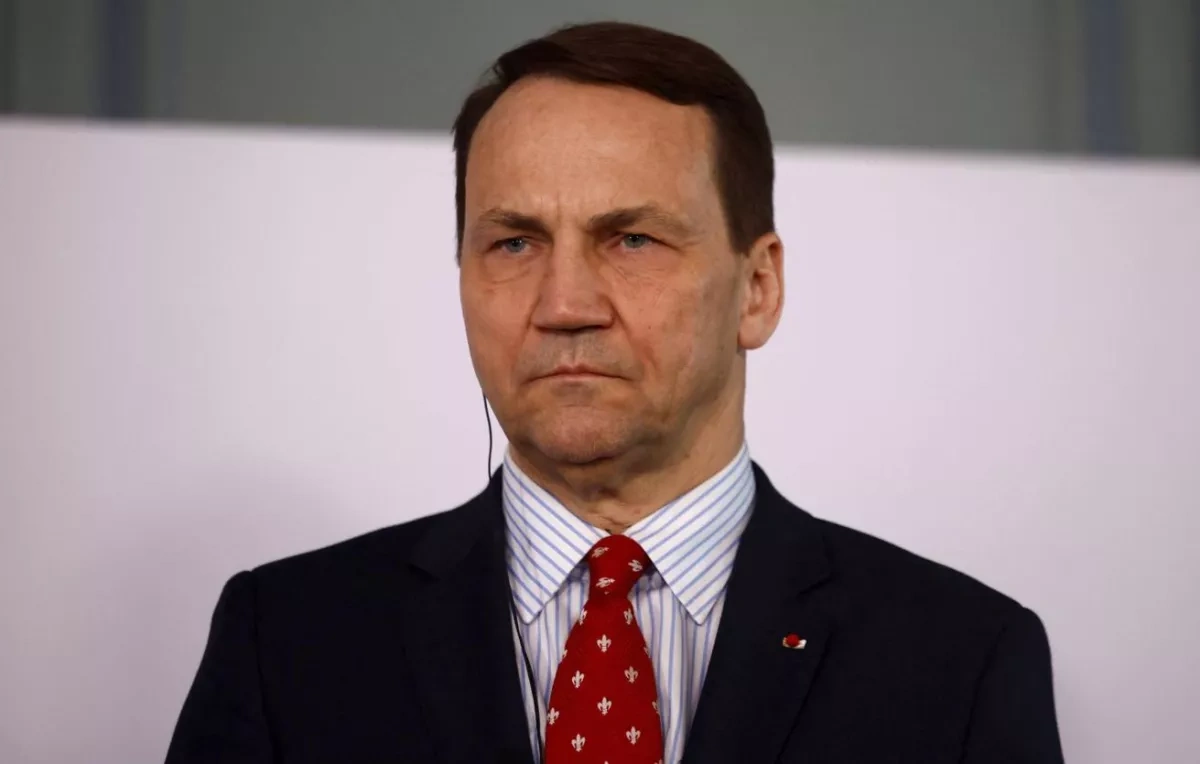 Polish FM: Israeli soldiers killed civilians, own hostages