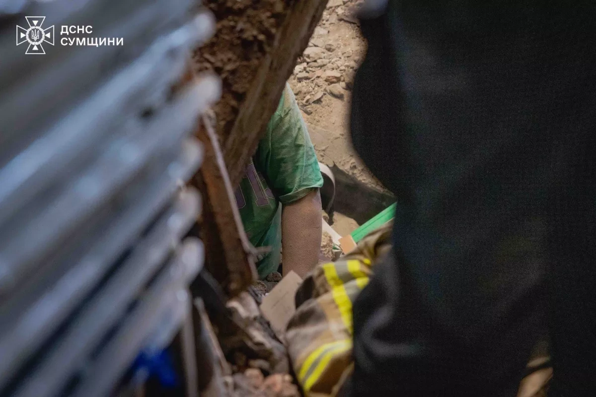 Russian airstrike batters Ukraine's Sumy, leaving 11 hurt PHOTO