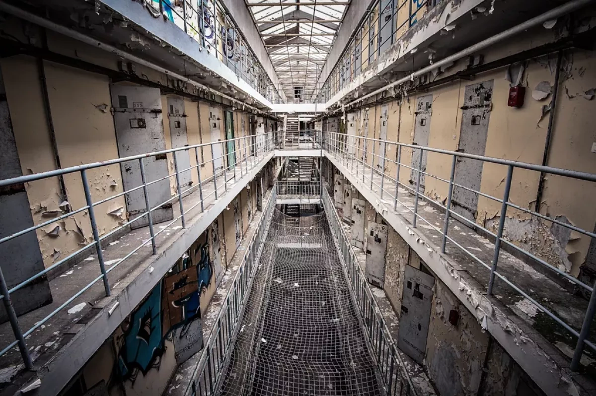 French prison unions call for blockade protests amid overcrowding crisis