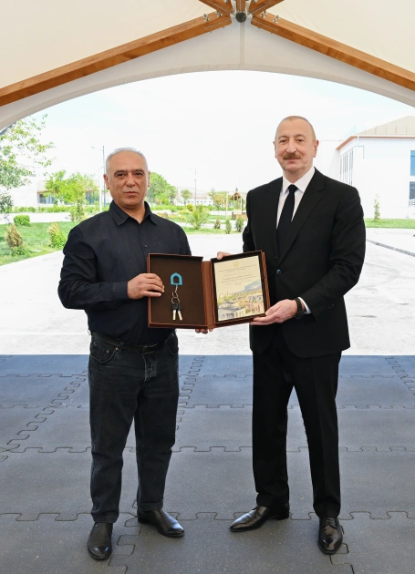 President Ilham Aliyev, First Lady Mehriban Aliyeva meet with residents of Shukurbeyli village of Jabrayil district (PHOTO)