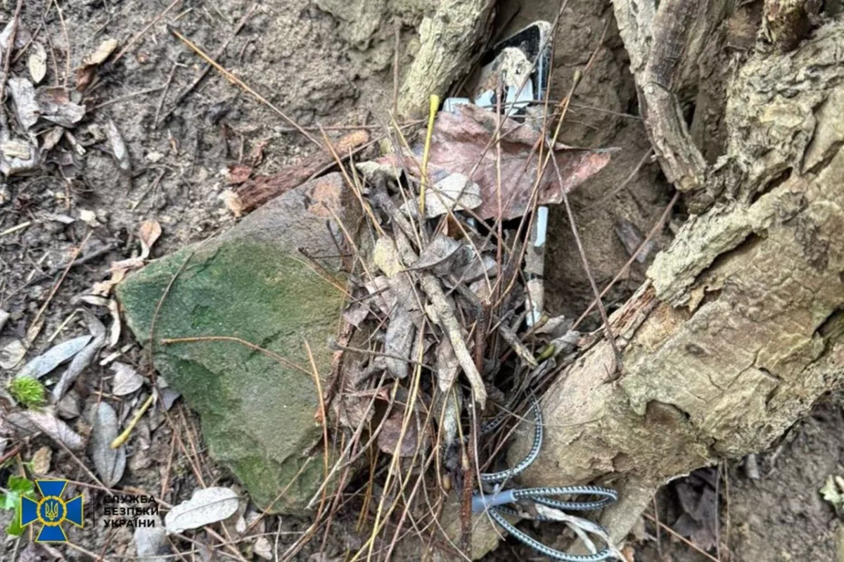Russian spy attempt to recruit teen for terror attack foiled in Ukraine photo