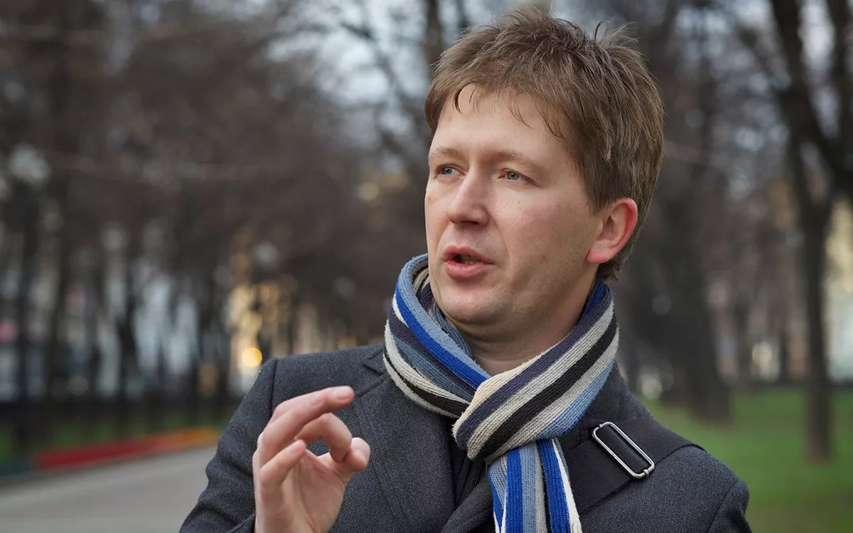 Moscow court orders arrest in absentia of journalist Andrei Soldatov
