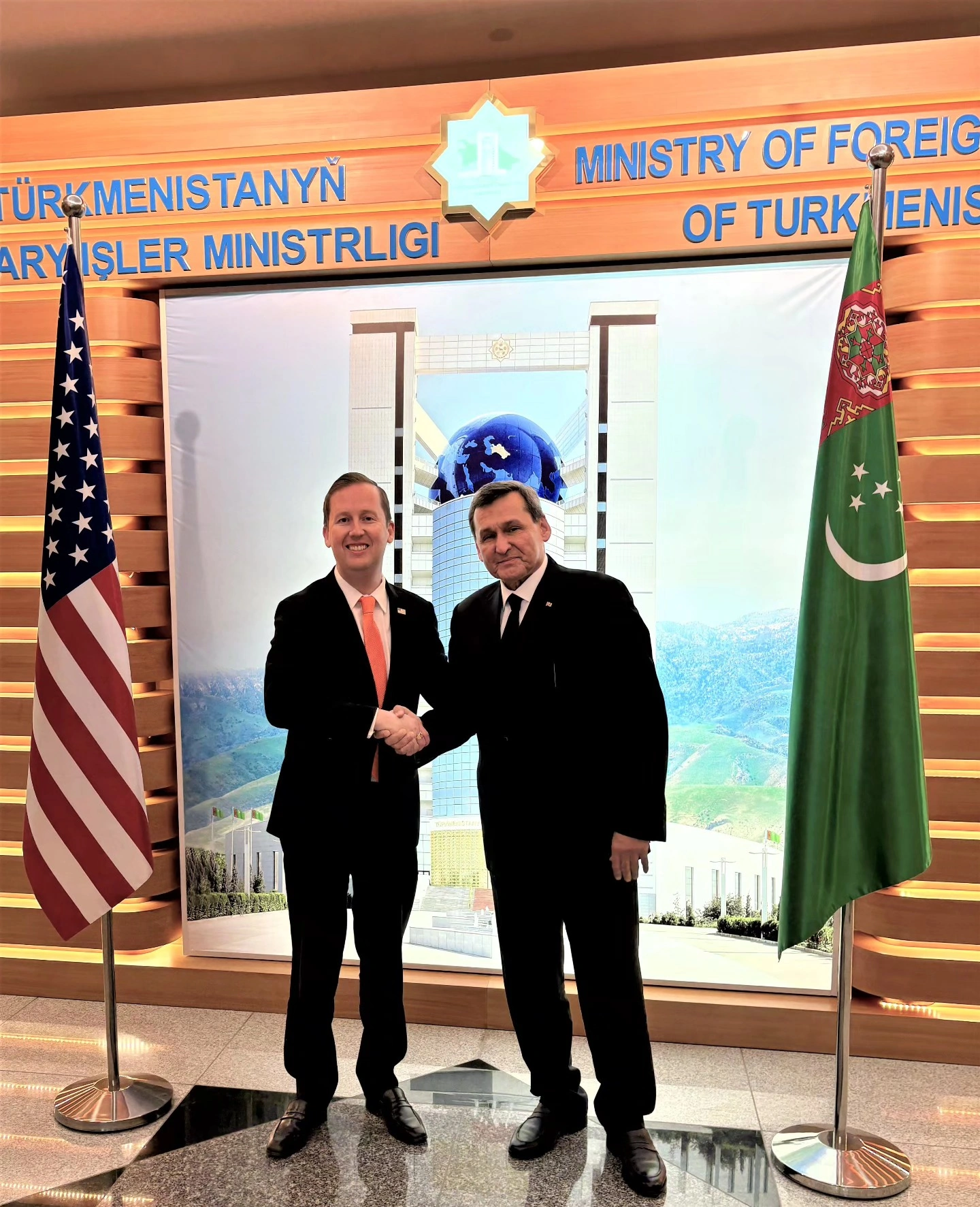Turkmenistan, U.S. discuss regional stability and economic cooperation
