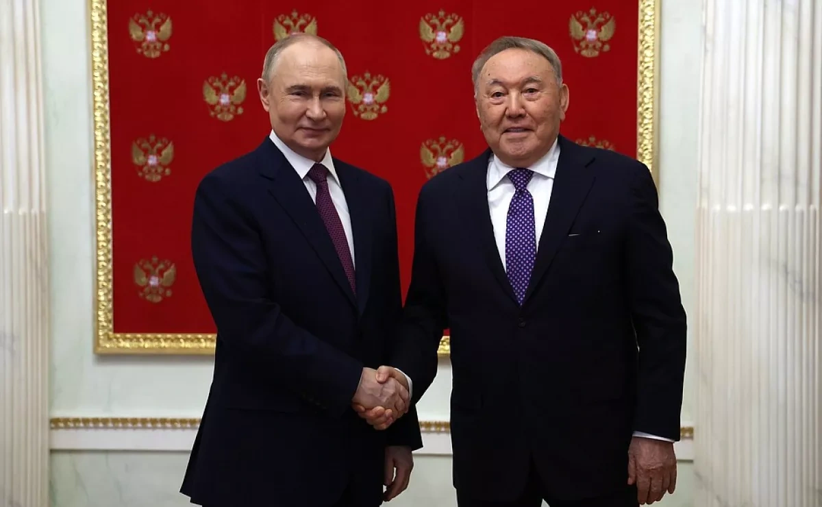 Nazarbayev at the Kremlin — what signal is Moscow sending to Astana? Expert opinions on Caliber.Az