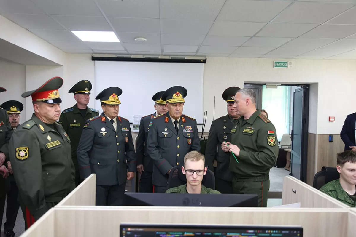 Azerbaijan top army commander reviews military cooperation during Belarus visit PHOTO
