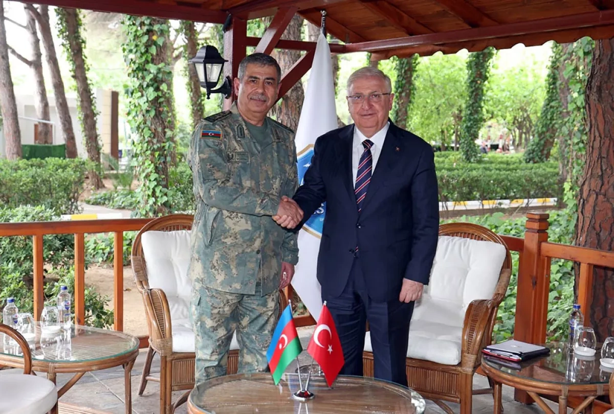 Azerbaijan, Türkiye defence chiefs meet, discuss military cooperation PHOTO