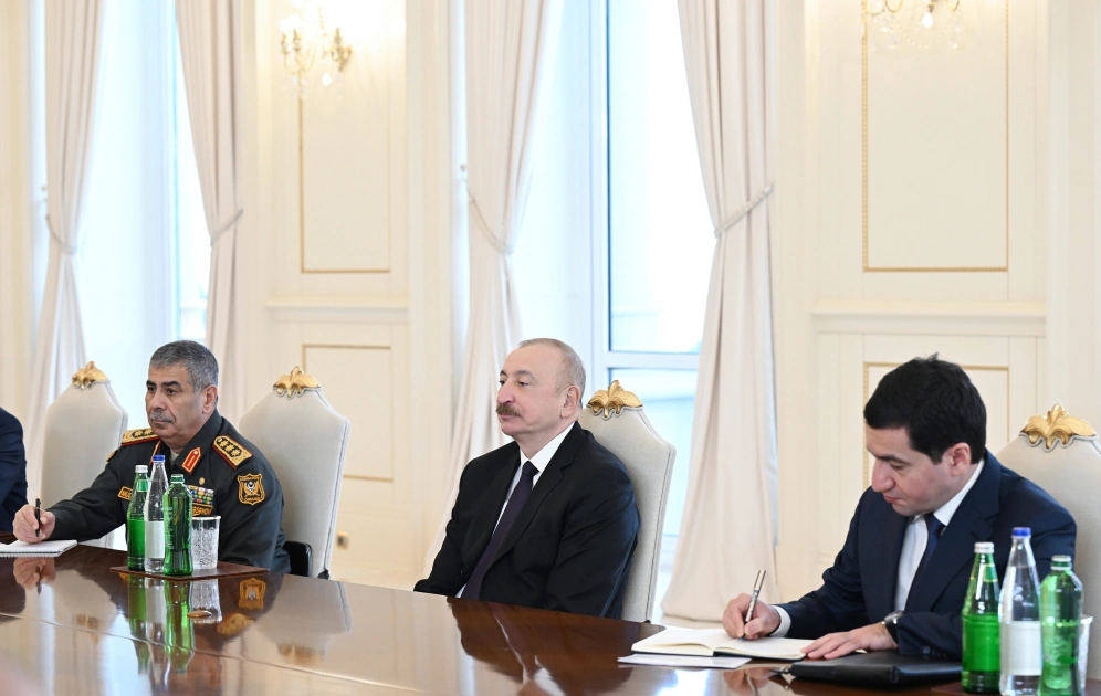 President Ilham Aliyev receives Iranian delegation led by Minister of Defence and Armed Forces Logistics (PHOTO)