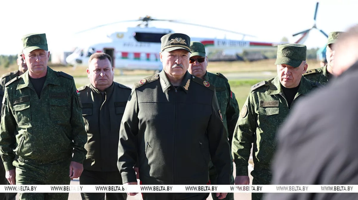 Surrounded by “monsters”: Lukashenko puts Belarusian Army on war footing Analysis by Limansky