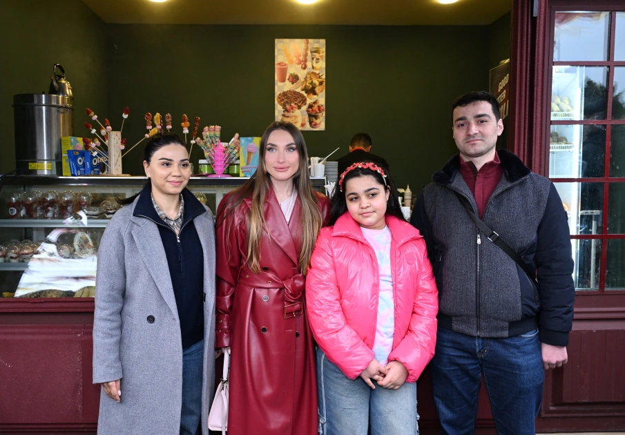 Alena Aliyeva visits Novruz fair (PHOTO)