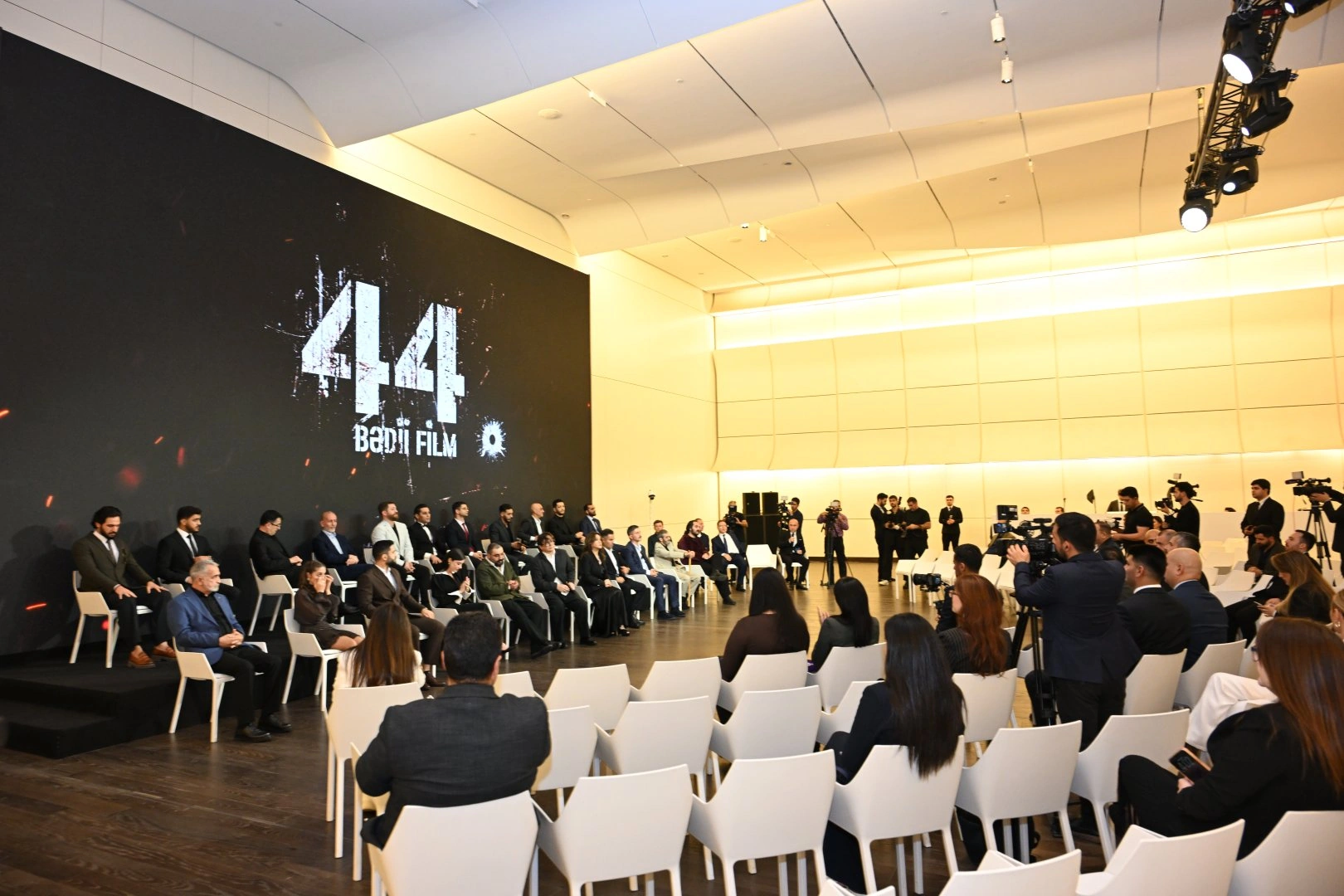 Heydar Aliyev Center hosts briefing with creative team of film "44" - one of Azerbaijan's major film projects (PHOTO/VIDEO)