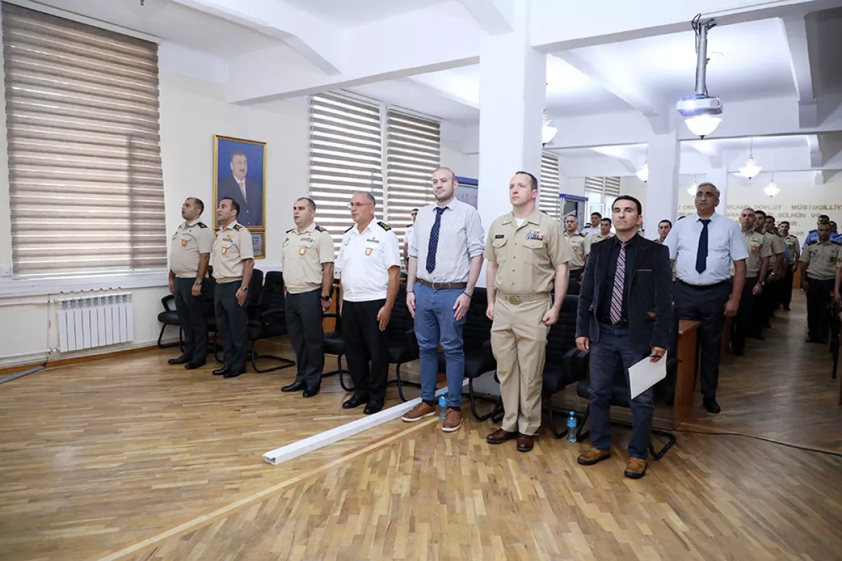 Azerbaijan launches English-language course with US military instructors PHOTO