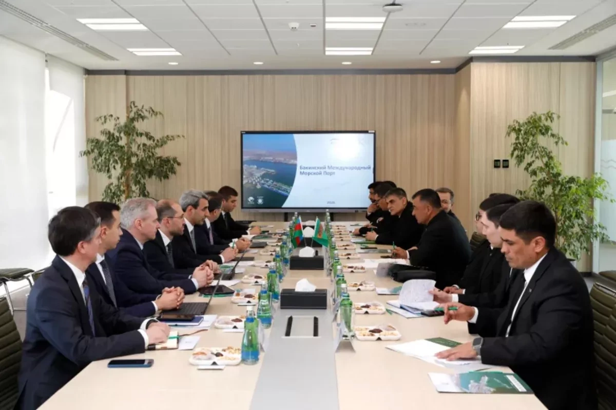 Azerbaijan, Turkmenistan discuss port, transport cooperation Photo