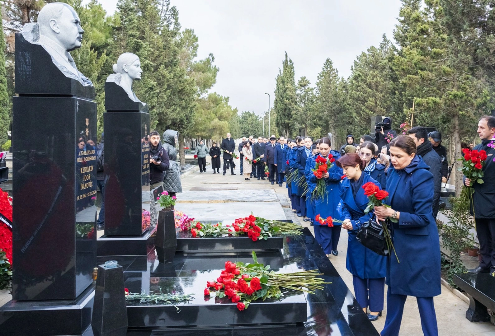 Heydar Aliyev International Airport holds memorial for AZAL plane crash victims (PHOTO)