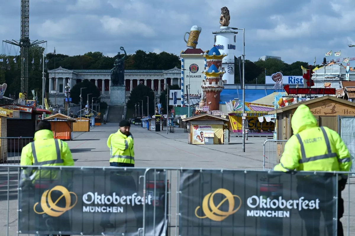 Security guard crushed to death beneath Oktoberfest attraction in Munich
