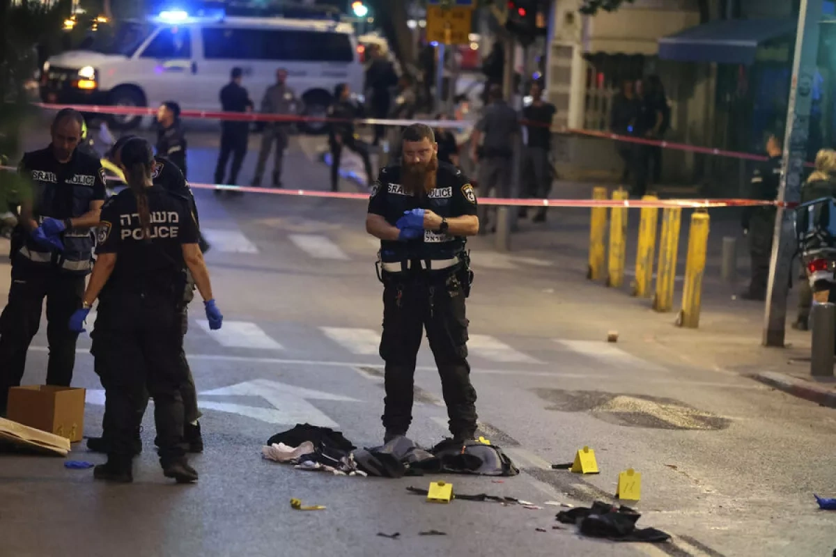 Explosions reported in Tel Aviv after missile alert