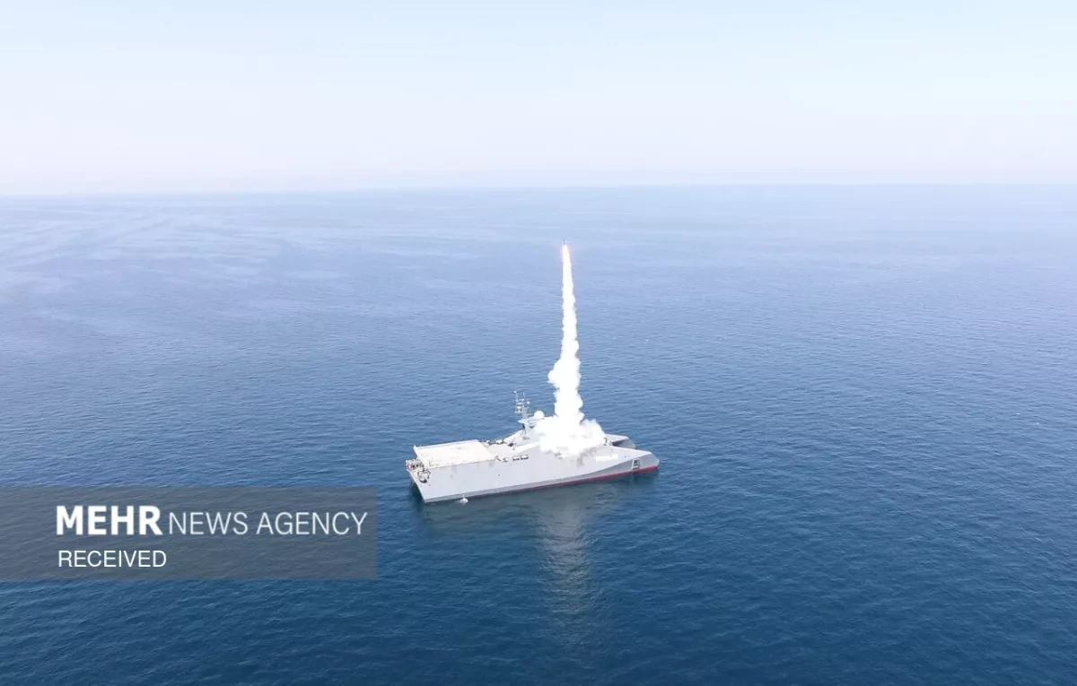 Iran tests new generation missile systems during Gulf exercises photo
