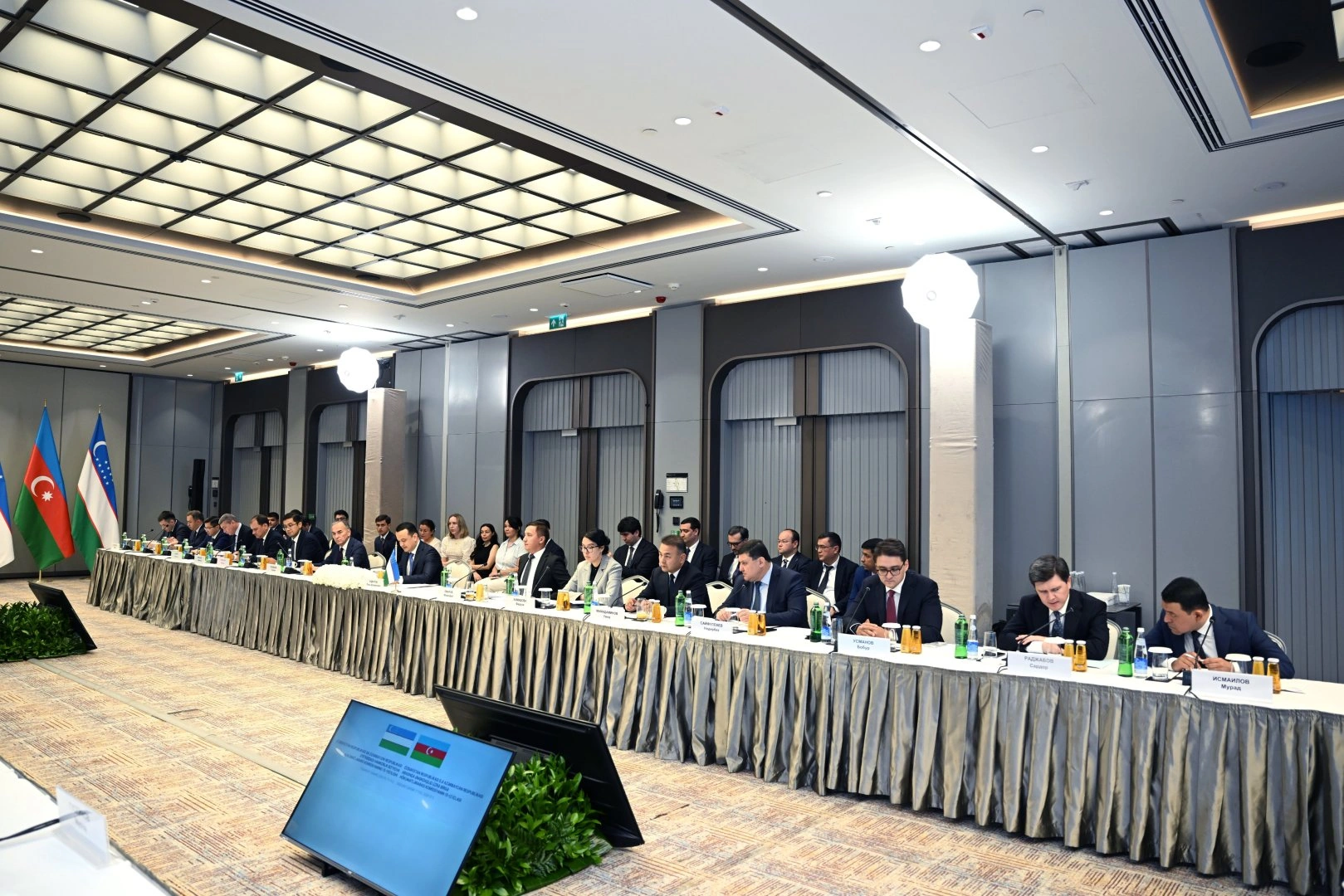 Azerbaijan, Uzbekistan sign documents on expansion of economic co-op (PHOTO)