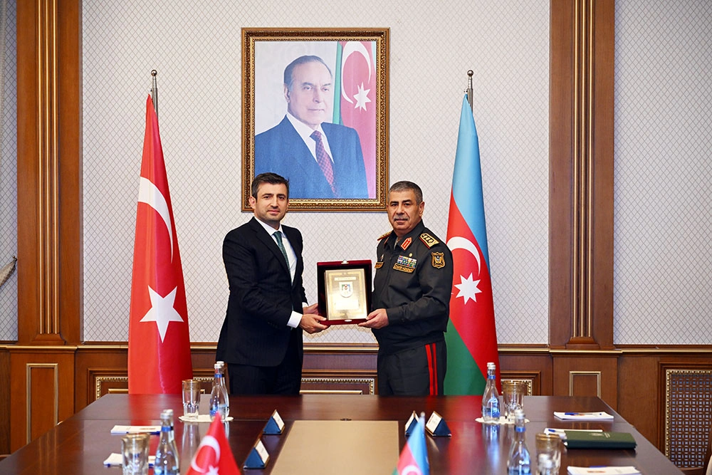Azerbaijan hosts Baykar delegation to advance military tech co-op (PHOTO)