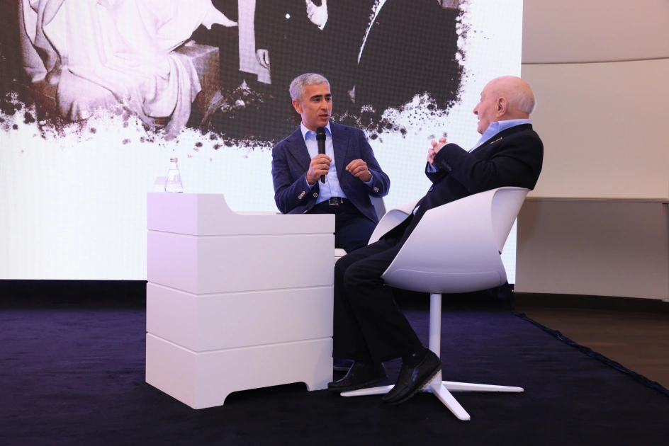 Heydar Aliyev Center hosts youth meeting on “Heydar Aliyev and the Creativity of Omar Eldarov” (PHOTO)